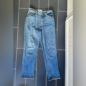 Abercrombie & Fitch The 90’s Straight Ultra High Rise Blue Jeans